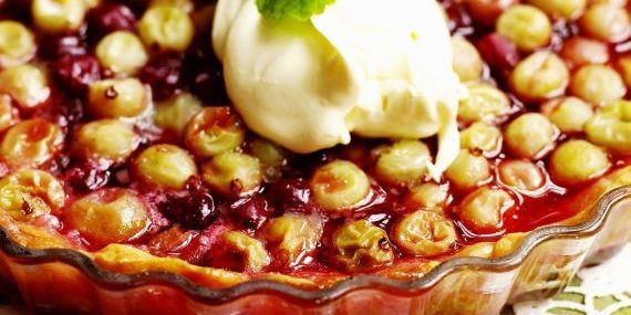 Gooseberry gelen Tarifler: gooseberries ile Açık kek, şarap Komposto