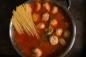 Köfte ve domates soslu spagetti