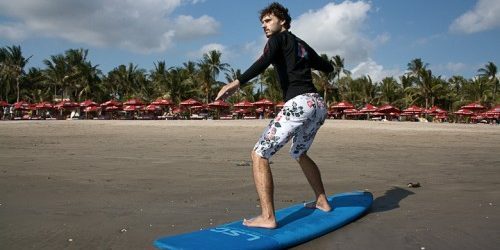 sörf yapmayı öğrenmek için: İkinci bacak