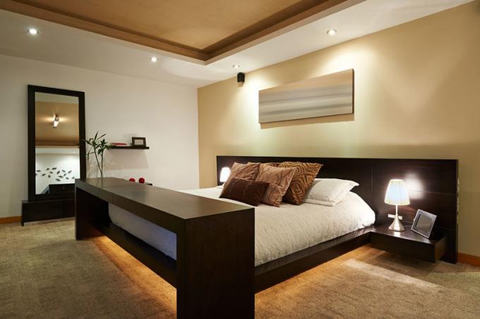Küçük yatak odası tasarımı: daha fazla ışık daha iyi