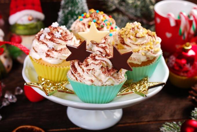 Yeni Yıl için ne hazırlamak için: çikolata ile lor cupcakes