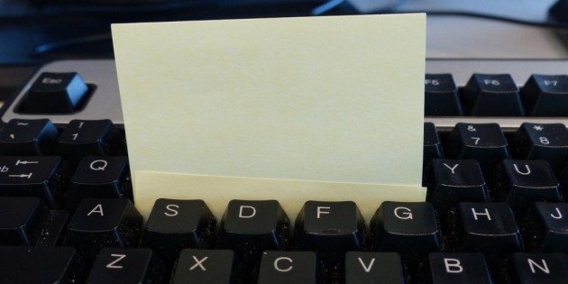 çıkartmalar yardımıyla klavyeyi nasıl temizlenir