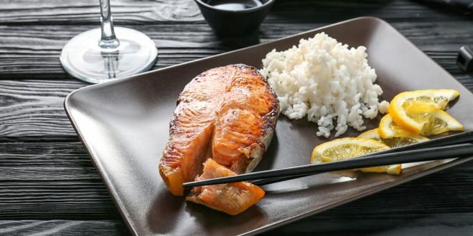 Limon-bal soslu kırmızı balık bifteği