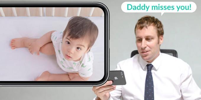 Akıllı bebek monitörü Cubo AI iki yönlü sesli iletişim fonksiyonunu sağlar.