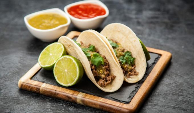 Sığır eti ve kişnişli tacos