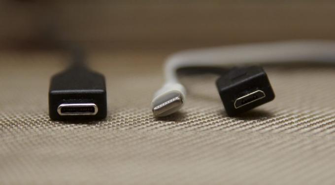 USB C Tipi, Yıldırım, mikro USB: Soldan sağa