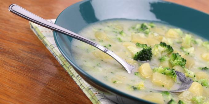 Bitkisel çorbalar: brokoli, patates ve parmesan ile çorba