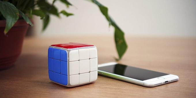 Rubik Küp Toplama. GoCube akıllı telefona bağlanır