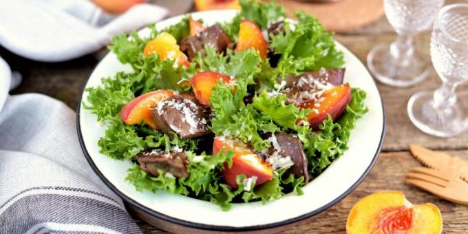 Şeftali ve karaciğer salatası
