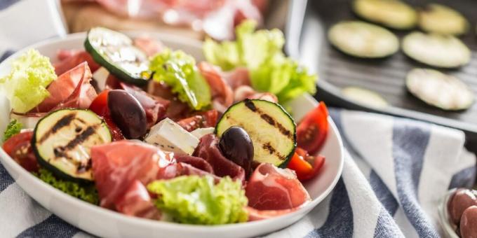 Kabak ve prosciutto salatası