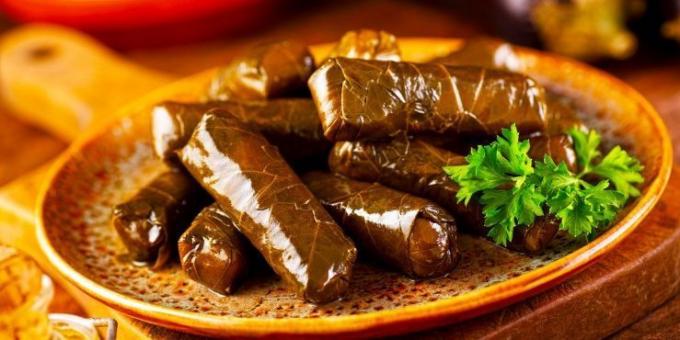 sığır eti ve otlar ile Dolma