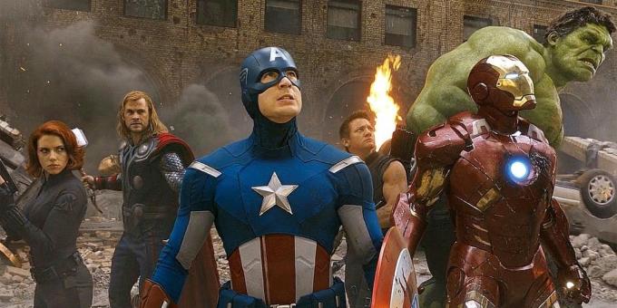 İlk beş filmlerin Sonuçta izleyiciler tanıdık süper kahraman büyük çaplı bir geçiti "Avengers" birleştiler
