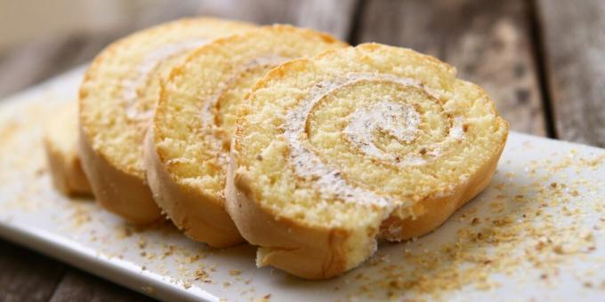 Limon ve krema ile yoğunlaştırılmış sütlü bisküvi rulosu: basit tarifler