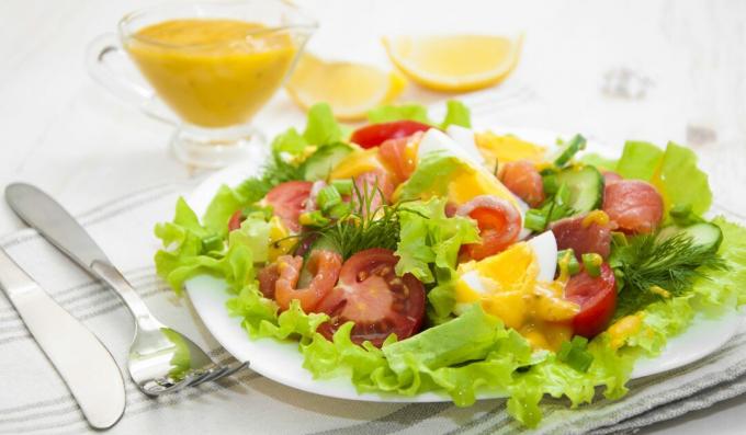 Hafif tuzlu somonlu hafif salata