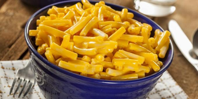 En tembeller için Cheetos'tan Mac ve peynir