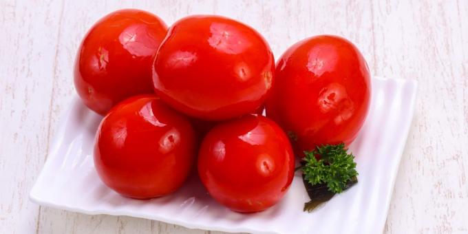 Kış için sarımsak ile dolması domates