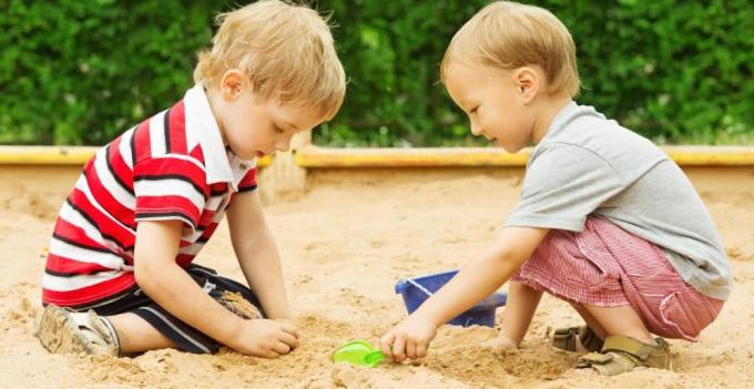 Çocuğunuzla iletişim: kum terapisi