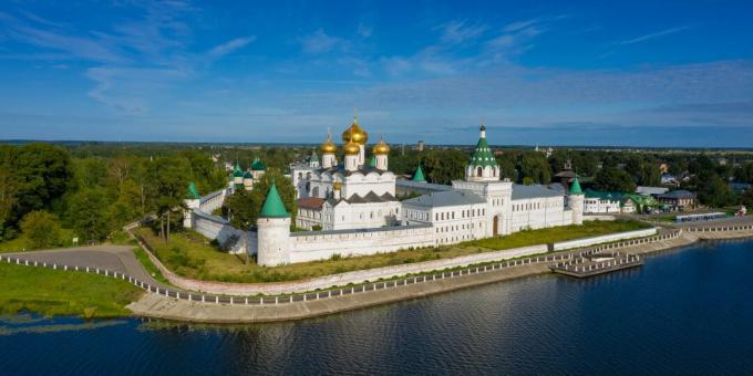 Kostroma Manzaraları: Holy Trinity Ipatiev Manastırı
