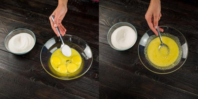tiramisu adım tarifi ile Adım: Beyaz sürtünme karışım elde edilene kadar, şeker, yumurta sarısı ekleyin