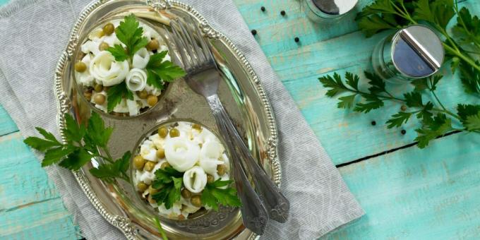 Saury ve yeşil bezelye salatası