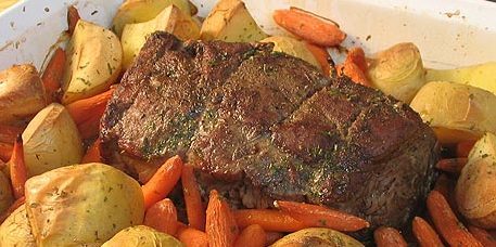 patates ve havuç ile baharatlı sığır: fırın içinde sığır eti pişirmek için nasıl