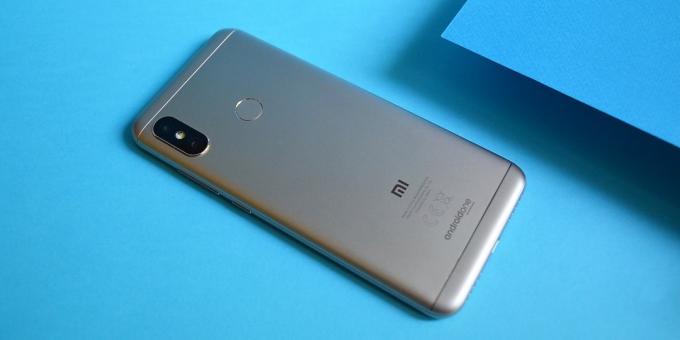 Xiaomi Mi A2 Lite: Arka kapak