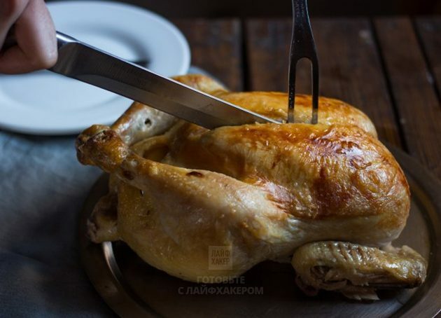 Limonlu fırında tavuk: Tavuğu kesmeden önce bir süre bekletin.