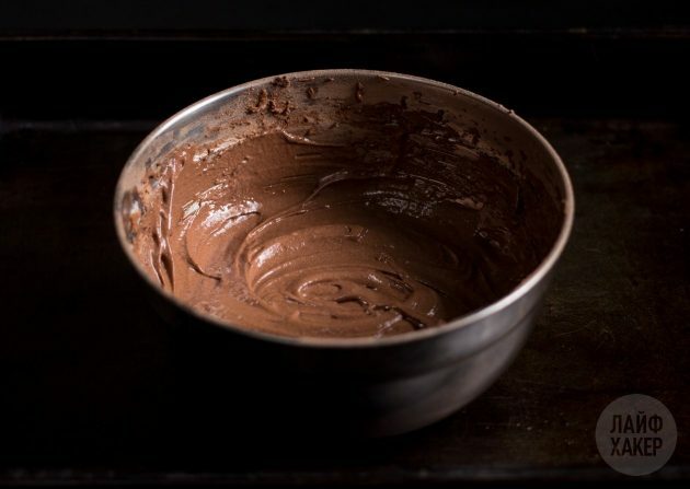 çikolata parçacıklı kurabiyeler: hamur yapın
