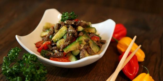 Salatalık ve Kore bifteği salatası