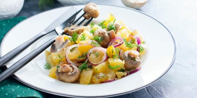 Salamura mantar ve patates salatası