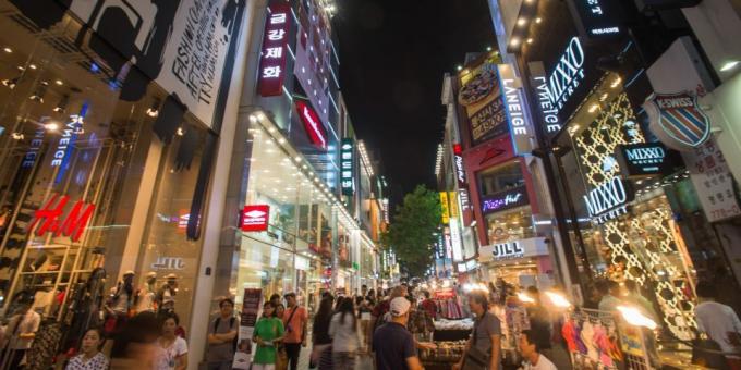 Gezi Güney Kore: Myeongdong alışveriş caddesi