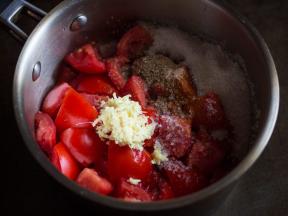 Lezzetli bir domates reçeli için basit tarifi