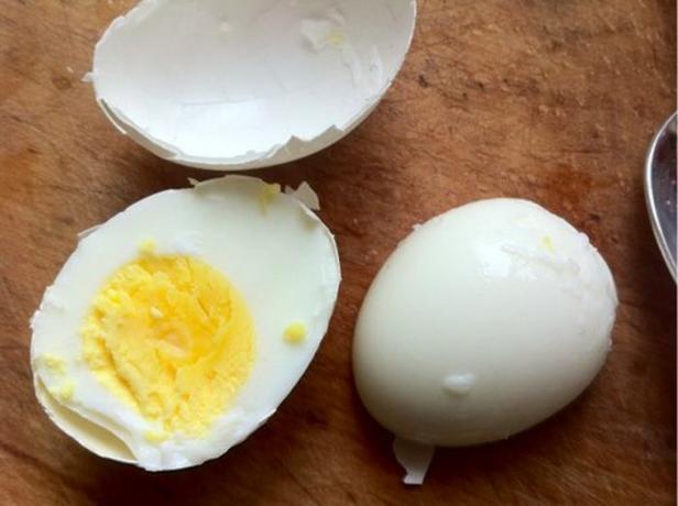 Mutfak püf noktaları: ne kadar çabuk temiz haşlanmış yumurta