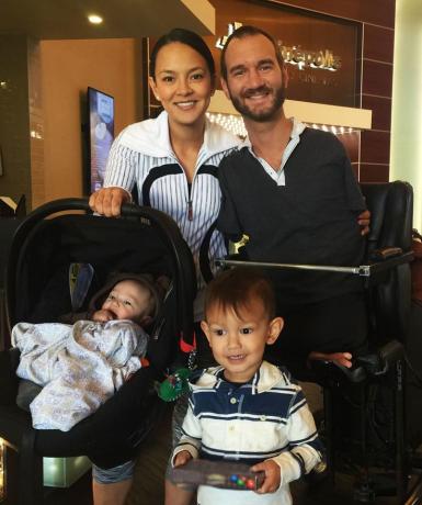 Nick Vujicic ve eşi ve çocukları