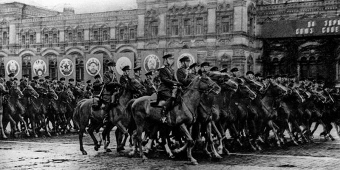 Kızıl Meydan'da Zafer Geçidi 24 Haziran 1945