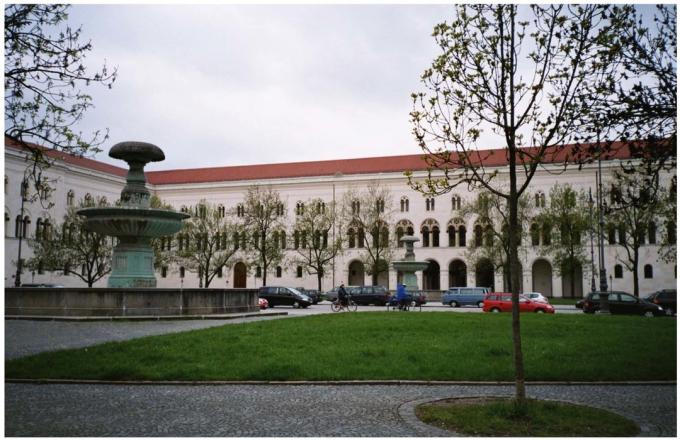 Münih Ludwig Maximilian Üniversitesi