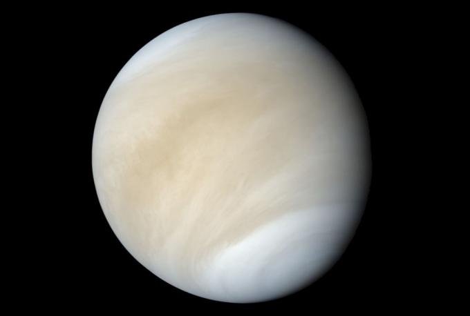İlginç gerçekler: Venüs - tek gezegen olduğu döner saat yönünde