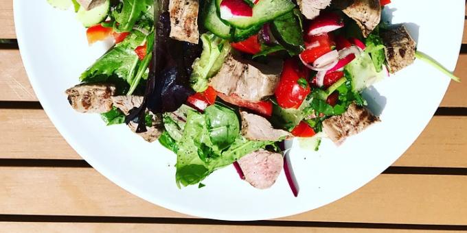 diyet salata: sığır eti ve fırınlanmış patlıcan salatası