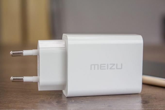 Meizu Pro 6: şarj cihazı