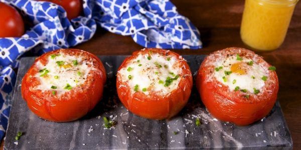 domates sepetinde Fırında yumurta: fırında yumurta pişirmek için nasıl