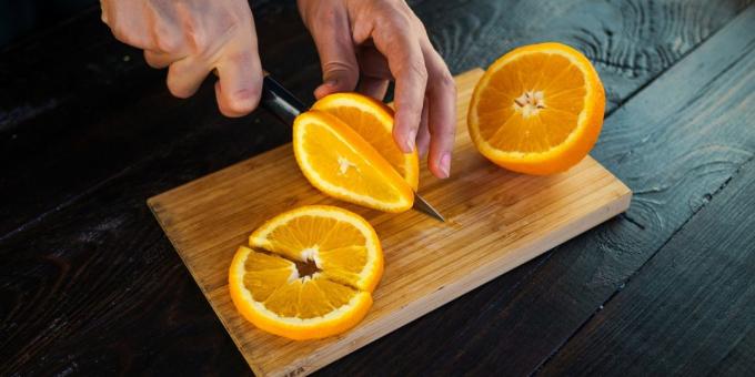 kayısı ve portakal reçeli: kesilmiş portakal