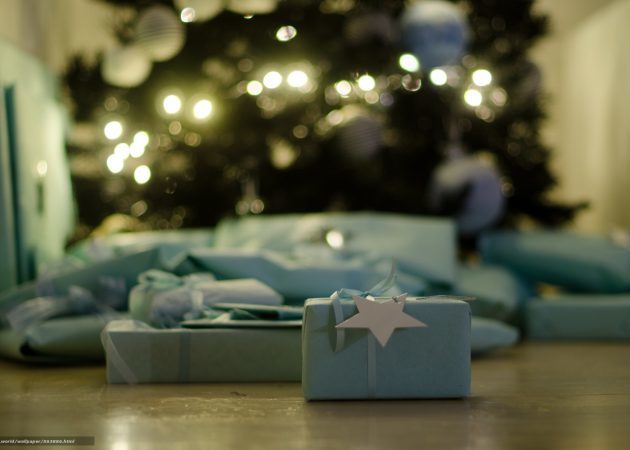 Bir Noel ağacı süsleyin: hediyeler