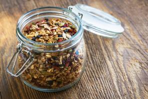 İkincisi için Tarifler: Ev yapımı granola