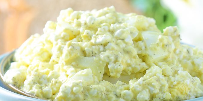 yumurta ve peynir ile Salata