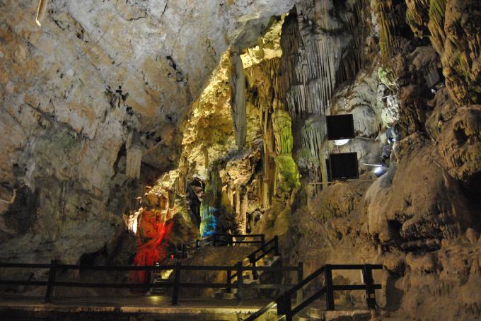 Cebelitarık St. Kireçtaşı mağara Michael Mağarası