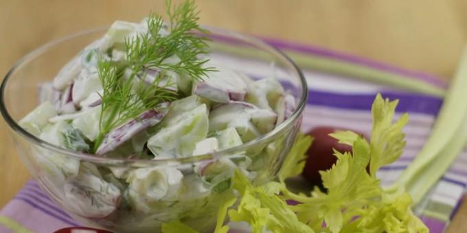 kereviz, turp ve salatalık salatası