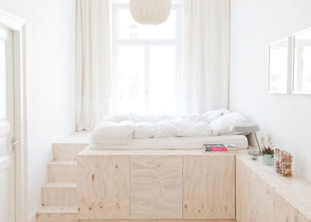 Dar yatak odası: yatağın altında depolama alanı