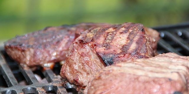 ızgara için tarifler: Sığır biftek soya sosu ve ketçap marine